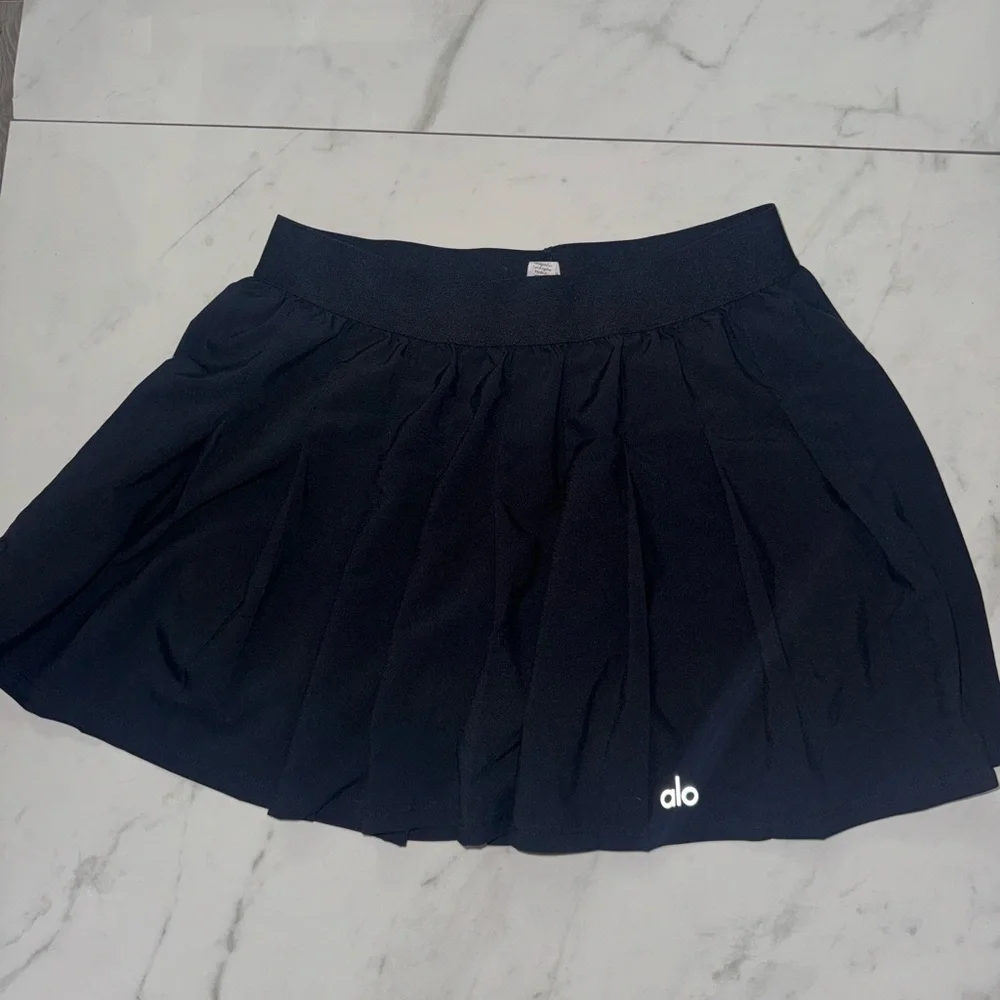 Alo yoga varsity tennis skirt black small